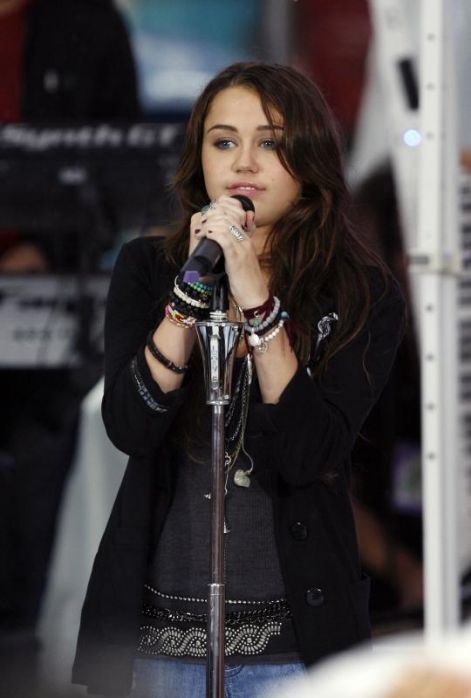 miley-cyrus-on-the-today-show_y.jpg